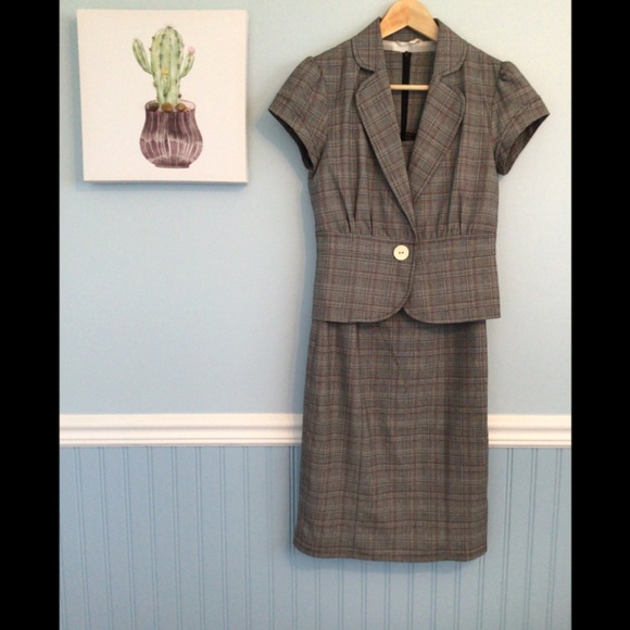 Checkered Grey classic Lady Dress - Picture 3 of 7